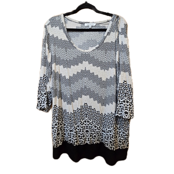 Black and White Patterned Women's Top - Picture 1 of 5